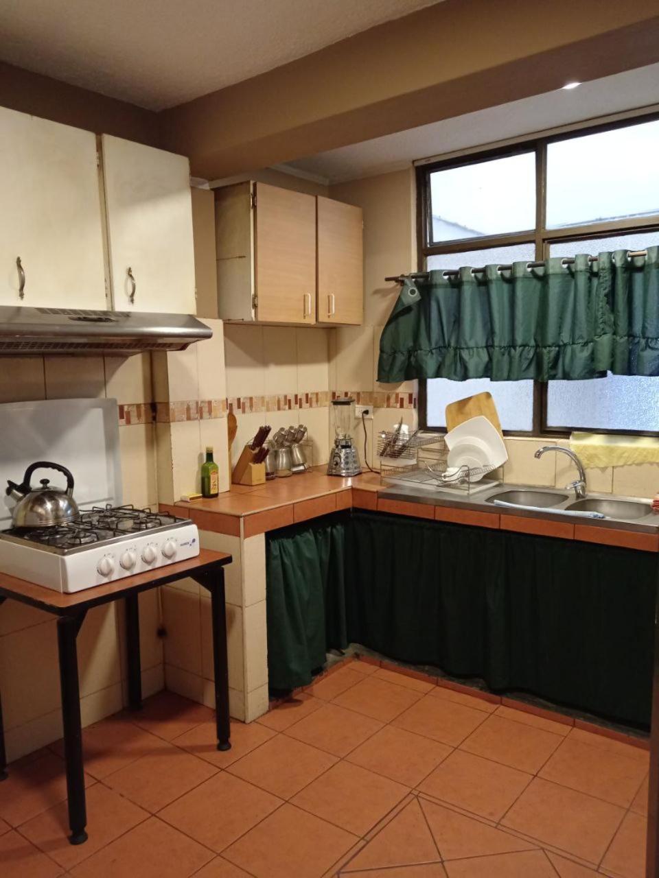 Готель Tin House Кіто Екстер'єр фото